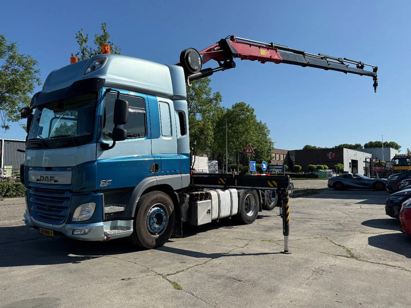 DAF CF 440 6X2 EURO 6 + HMF 3220-K5 REMOTE 5E & 6E FUNCTIE - Camião grua: foto 1 DAF CF 440 6X2 EURO 6 + HMF 3220-K5 REMOTE 5E & 6E FUNCTIE - Camião grua: foto 1