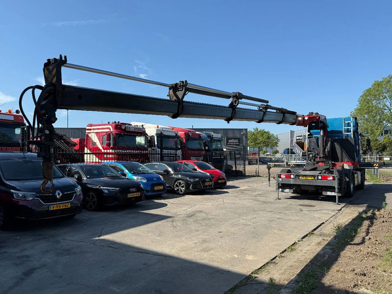 DAF CF 440 6X2 EURO 6 + HMF 3220-K5 REMOTE 5E & 6E FUNCTIE - Camião grua: foto 4 DAF CF 440 6X2 EURO 6 + HMF 3220-K5 REMOTE 5E & 6E FUNCTIE - Camião grua: foto 4