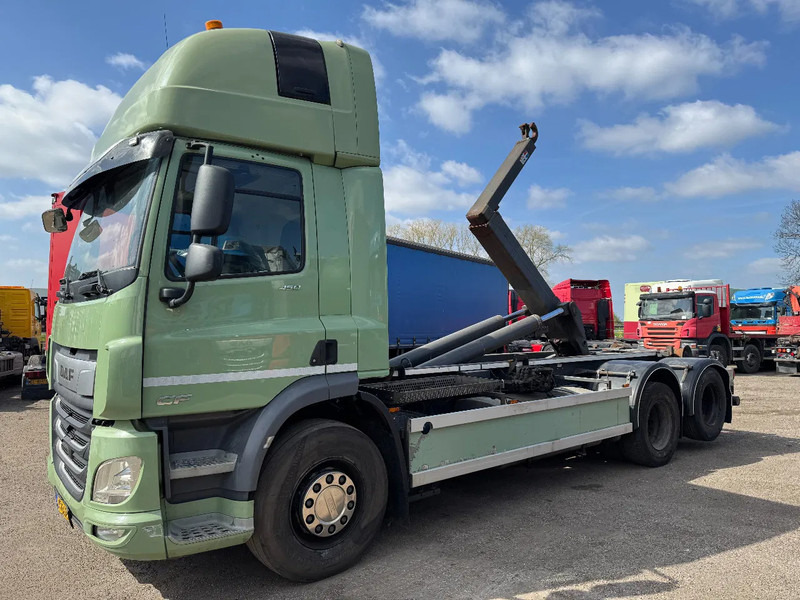 DAF CF 450 6X2 EURO 6 VDL 21T HOOK LIFTING AXLE - Camião polibenne: foto 4 DAF CF 450 6X2 EURO 6 VDL 21T HOOK LIFTING AXLE - Camião polibenne: foto 4