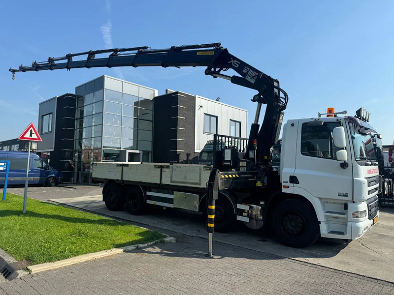 DAF CF 85.360 8x2 + HIAB 422E8 REMOTE CONTROLE - Camião grua: foto 2 DAF CF 85.360 8x2 + HIAB 422E8 REMOTE CONTROLE - Camião grua: foto 2