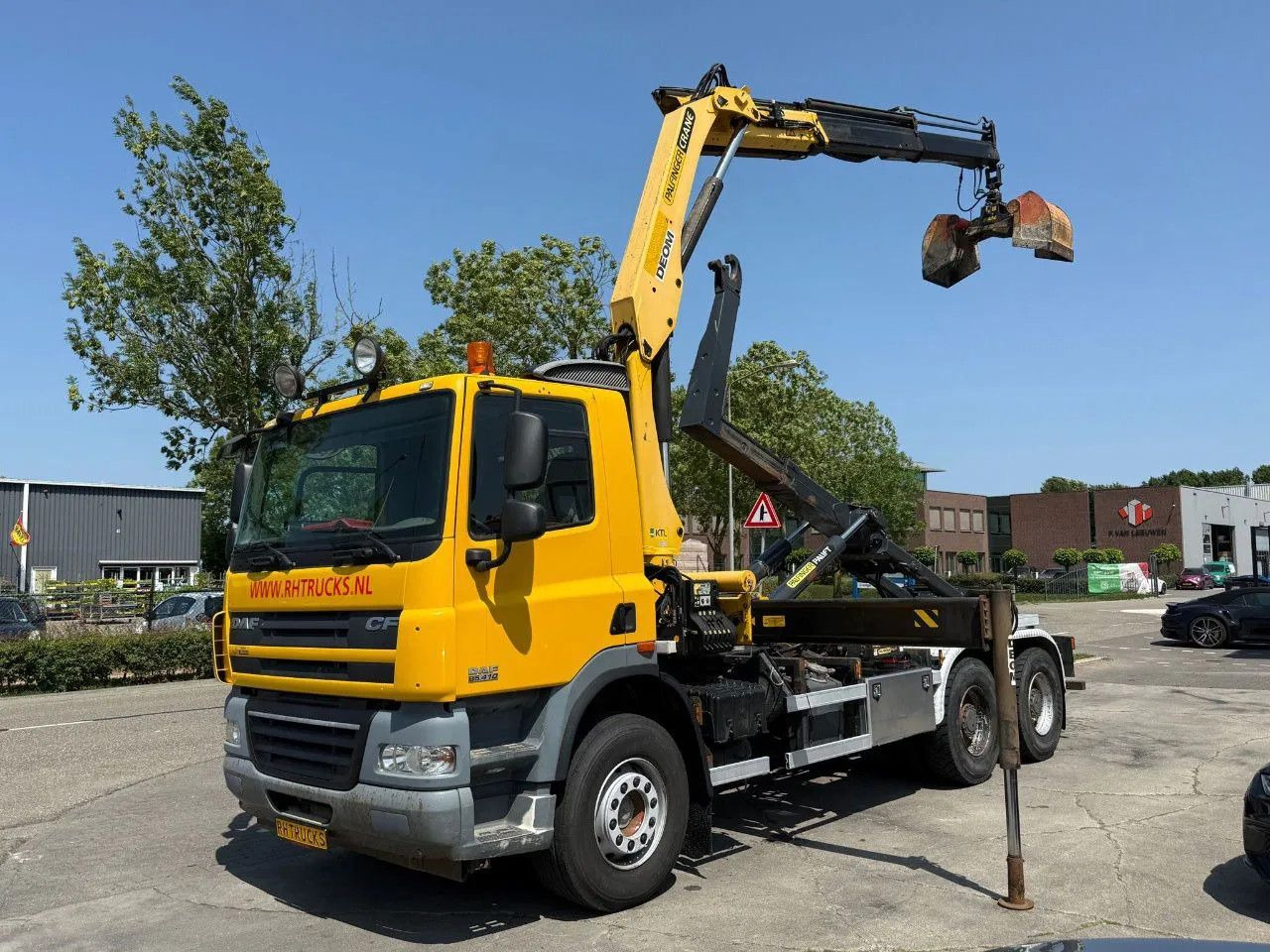 DAF CF 85.410 6X4 - EURO 5 + PALFINGER PK15500 + REM - Camião grua: foto 1 DAF CF 85.410 6X4 - EURO 5 + PALFINGER PK15500 + REM - Camião grua: foto 1