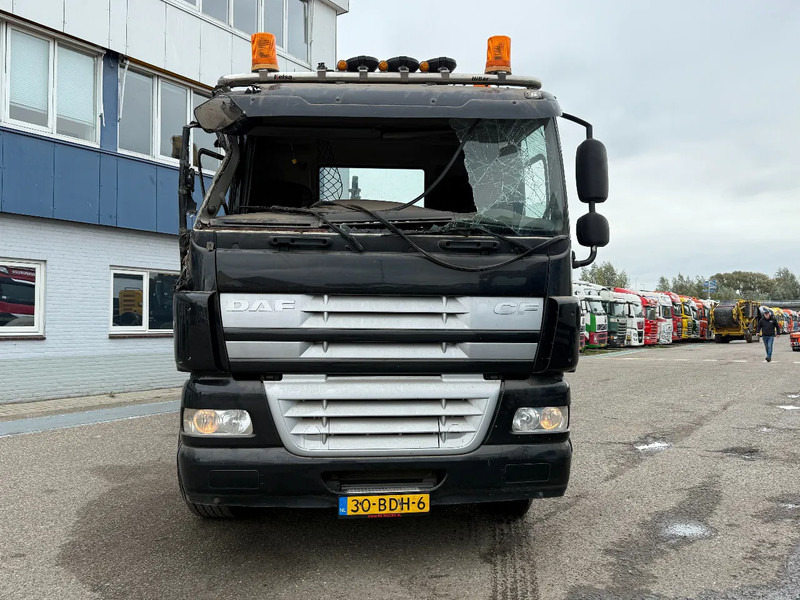DAF CF 85.460 8X4 EURO 5 - FULL STEEL SUSP. - MANUAL GEAR - BIG AXLES + VDL HOOKLIFT - Camião polibenne: foto 2 DAF CF 85.460 8X4 EURO 5 - FULL STEEL SUSP. - MANUAL GEAR - BIG AXLES + VDL HOOKLIFT - Camião polibenne: foto 2