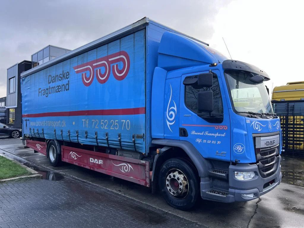 DAF LF 250 4X2 EURO 6 418.609km BOX 8.5mtr - Camião de lona: foto 3 DAF LF 250 4X2 EURO 6 418.609km BOX 8.5mtr - Camião de lona: foto 3
