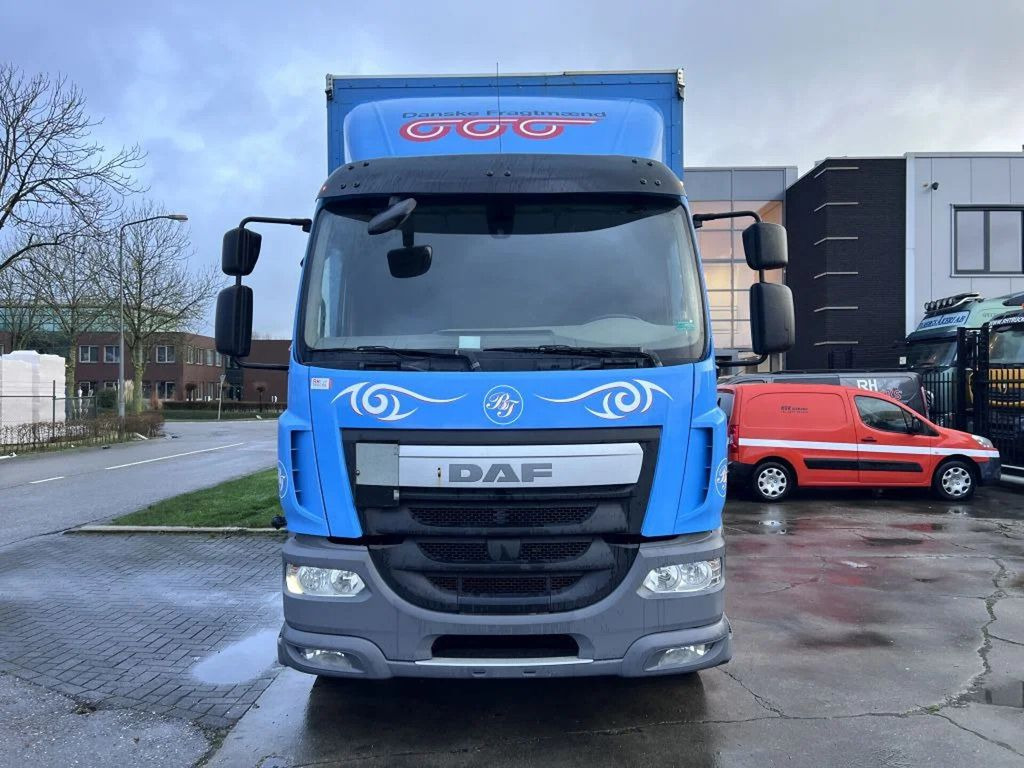 DAF LF 250 4X2 EURO 6 418.609km BOX 8.5mtr - Camião de lona: foto 2 DAF LF 250 4X2 EURO 6 418.609km BOX 8.5mtr - Camião de lona: foto 2