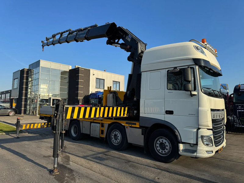 DAF XF 460 8X2 - EURO 6 + HIAB 855 EP-6 + REMOTE + STEERING AXLE - Camião grua: foto 2 DAF XF 460 8X2 - EURO 6 + HIAB 855 EP-6 + REMOTE + STEERING AXLE - Camião grua: foto 2