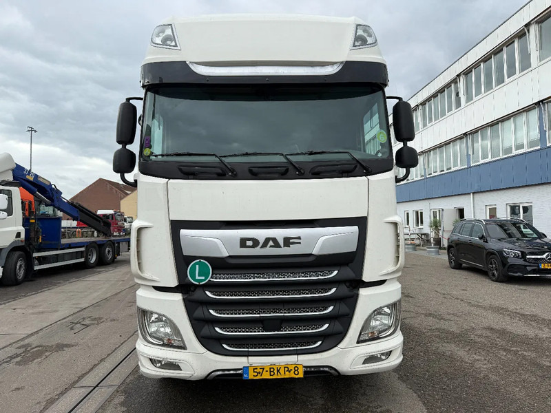 DAF XF 480 6X2 + 2 AXLE HANGER + TRS COOLING + DHOLLANDIA LIFT (2x) - Camião frigorífico: foto 2 DAF XF 480 6X2 + 2 AXLE HANGER + TRS COOLING + DHOLLANDIA LIFT (2x) - Camião frigorífico: foto 2