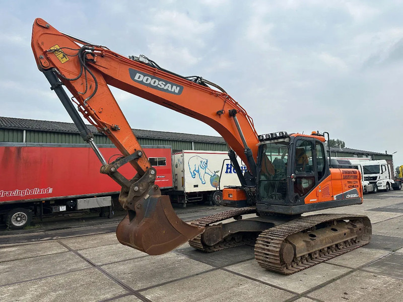 Doosan DX235LC 5 - ONLY 4226 HOURS - - Escavadora de rastos: foto 3 Doosan DX235LC 5 - ONLY 4226 HOURS - - Escavadora de rastos: foto 3