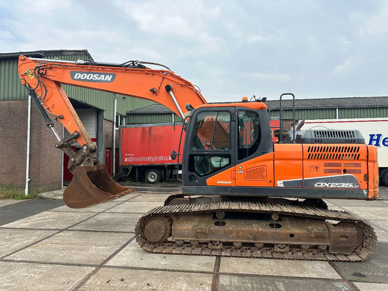Doosan DX235LC 5 - ONLY 4226 HOURS - - Escavadora de rastos: foto 1 Doosan DX235LC 5 - ONLY 4226 HOURS - - Escavadora de rastos: foto 1