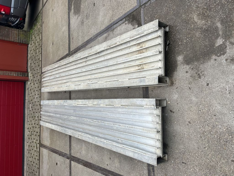 Diversen 370 cm lang 60 cm breed - Equipamento: foto 4 Diversen 370 cm lang 60 cm breed - Equipamento: foto 4