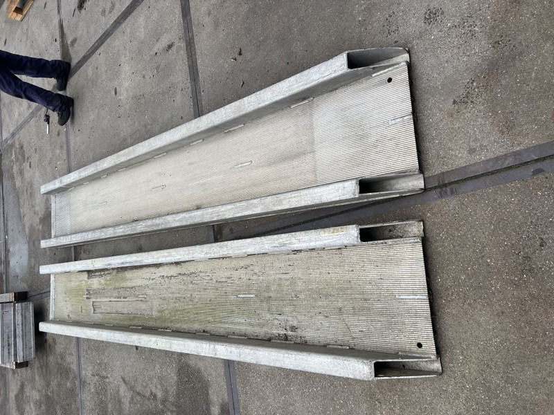 Diversen 370 cm lang 60 cm breed - Equipamento: foto 2 Diversen 370 cm lang 60 cm breed - Equipamento: foto 2