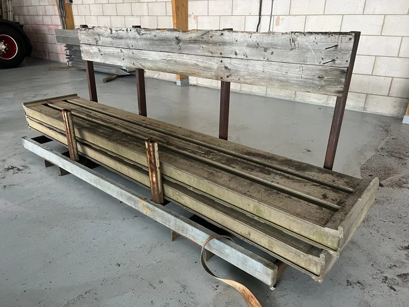 Onbekend Oprijplaat 330 cm bij 55 - Equipamento: foto 1 Onbekend Oprijplaat 330 cm bij 55 - Equipamento: foto 1