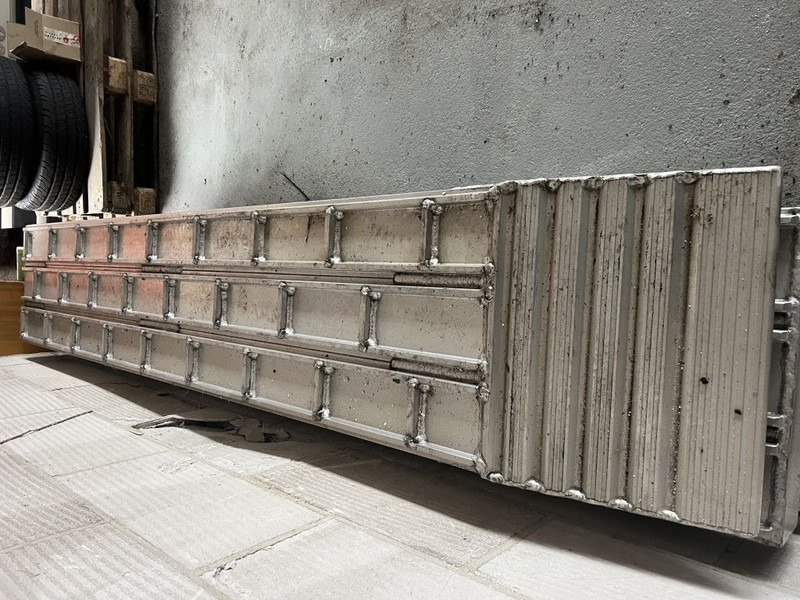 Ultra-Lite 240x 46 x14 cm - Equipamento: foto 5 Ultra-Lite 240x 46 x14 cm - Equipamento: foto 5