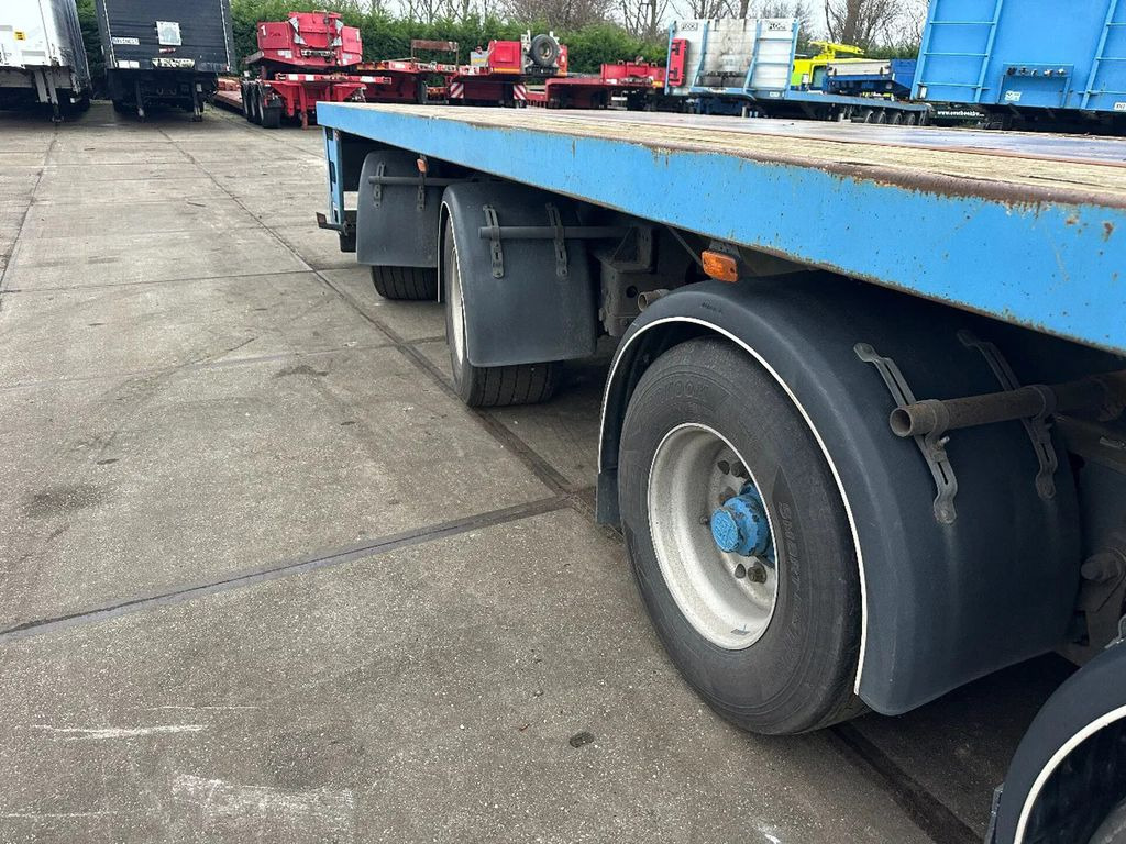 Floor 2 AXLE STEERING an 2 LIFT AXLE - Semi-reboque plataforma/ Caixa aberta: foto 4 Floor 2 AXLE STEERING an 2 LIFT AXLE - Semi-reboque plataforma/ Caixa aberta: foto 4