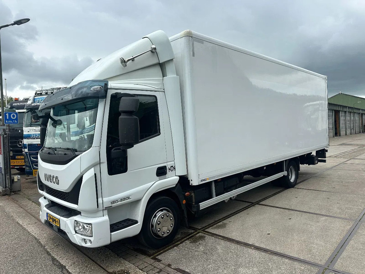 Iveco ML 120 -220 L, DHOLLANDIA LIFT, BOX 730X250X240 - Camião furgão: foto 1 Iveco ML 120 -220 L, DHOLLANDIA LIFT, BOX 730X250X240 - Camião furgão: foto 1