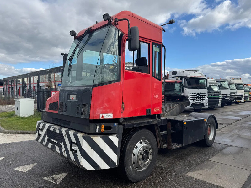 Kalmar TT612D 4X2 - Tractor de terminal: foto 1 Kalmar TT612D 4X2 - Tractor de terminal: foto 1