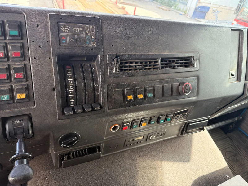 Camião grua MAN 33.463 33-463 8x4 met 62 effer kraan 6x uitschuifbaar: foto 18 Camião grua MAN 33.463 33-463 8x4 met 62 effer kraan 6x uitschuifbaar: foto 18