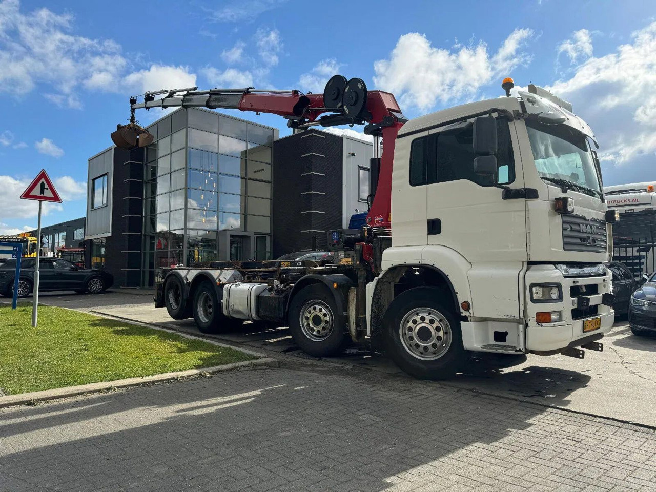 MAN TGA 35.440 8X2 - EURO 4 + HMF 2620K-RC 2018! + R - Camião grua: foto 1 MAN TGA 35.440 8X2 - EURO 4 + HMF 2620K-RC 2018! + R - Camião grua: foto 1
