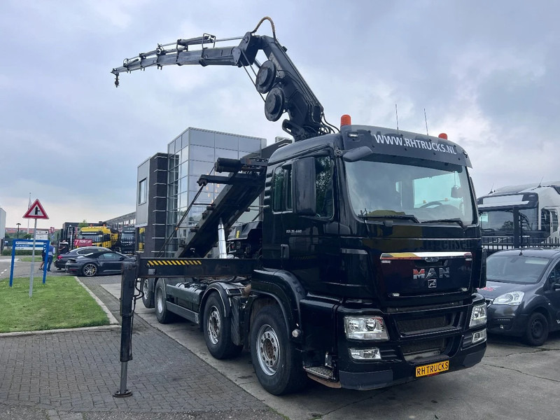MAN TGS 35.440 8X2-4 + HIAB 220C-5 REMOTE + CABLE LIFT AUTOMATIC - Camião grua: foto 4 MAN TGS 35.440 8X2-4 + HIAB 220C-5 REMOTE + CABLE LIFT AUTOMATIC - Camião grua: foto 4