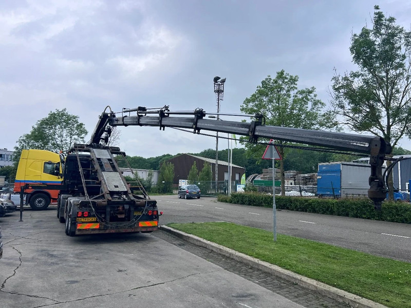 MAN TGS 35.440 8X2-4 + HIAB 220C-5 REMOTE + CABLE LIFT AUTOMATIC - Camião grua: foto 5 MAN TGS 35.440 8X2-4 + HIAB 220C-5 REMOTE + CABLE LIFT AUTOMATIC - Camião grua: foto 5