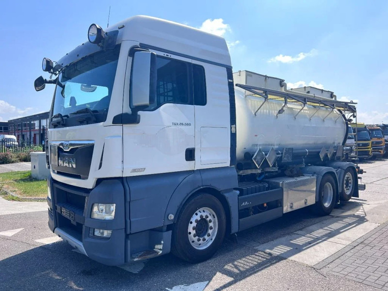 MAN TGX 26.560 6X2 EURO 6 - 11.500L VACUUM CLEANER - 2 COMPARTIMENTEN + INTARDER - Caminhão limpa fossa: foto 1 MAN TGX 26.560 6X2 EURO 6 - 11.500L VACUUM CLEANER - 2 COMPARTIMENTEN + INTARDER - Caminhão limpa fossa: foto 1