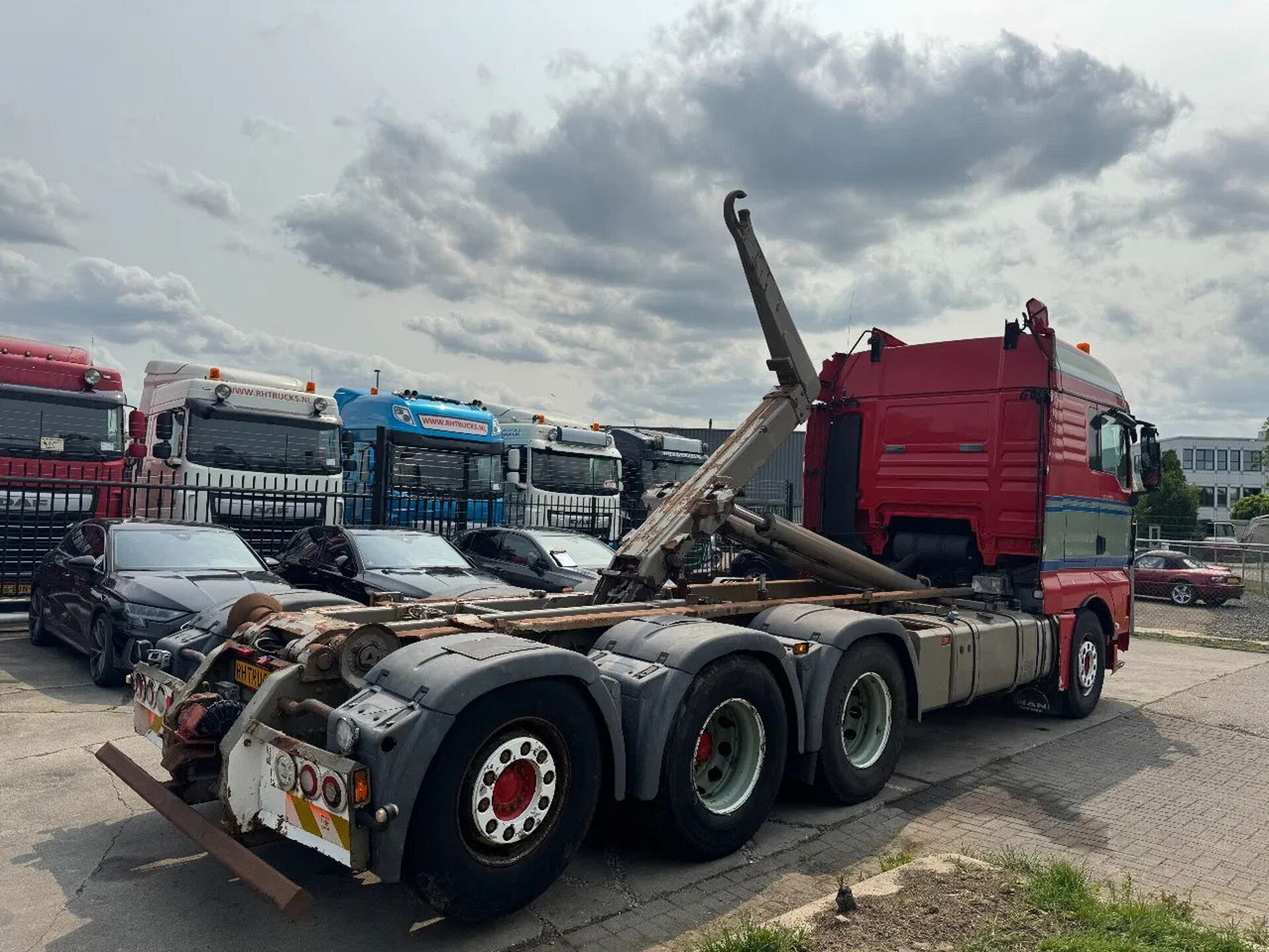 MAN TGX 35.540 - 8X4 - EURO 5 + AJK HOOK + LIFT/STEE - Camião polibenne: foto 4 MAN TGX 35.540 - 8X4 - EURO 5 + AJK HOOK + LIFT/STEE - Camião polibenne: foto 4