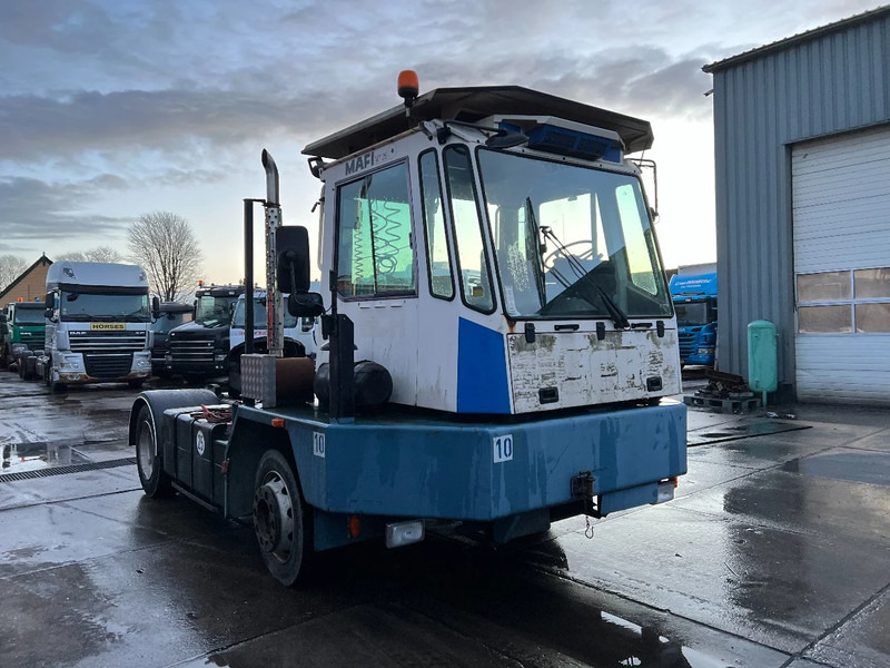 Mafi MT25T131C 4X2 *GEARBOX DON'T GO IN REVERSE* MT25T131C - Tractor de terminal: foto 3 Mafi MT25T131C 4X2 *GEARBOX DON'T GO IN REVERSE* MT25T131C - Tractor de terminal: foto 3