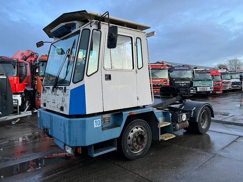 Mafi MT25T131C 4X2 *GEARBOX DON'T GO IN REVERSE* MT25T131C - Tractor de terminal: foto 1 Mafi MT25T131C 4X2 *GEARBOX DON'T GO IN REVERSE* MT25T131C - Tractor de terminal: foto 1