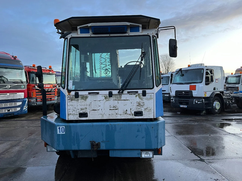 Mafi MT25T131C 4X2 *GEARBOX DON'T GO IN REVERSE* MT25T131C - Tractor de terminal: foto 2 Mafi MT25T131C 4X2 *GEARBOX DON'T GO IN REVERSE* MT25T131C - Tractor de terminal: foto 2