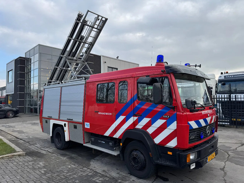 Mercedes-Benz 1117 - FULL EQUIPMENT INCLUDED FIRE TRUCK + LADDERLIFT + TÜV 12-2025 - Carro de bombeiro: foto 2 Mercedes-Benz 1117 - FULL EQUIPMENT INCLUDED FIRE TRUCK + LADDERLIFT + TÜV 12-2025 - Carro de bombeiro: foto 2