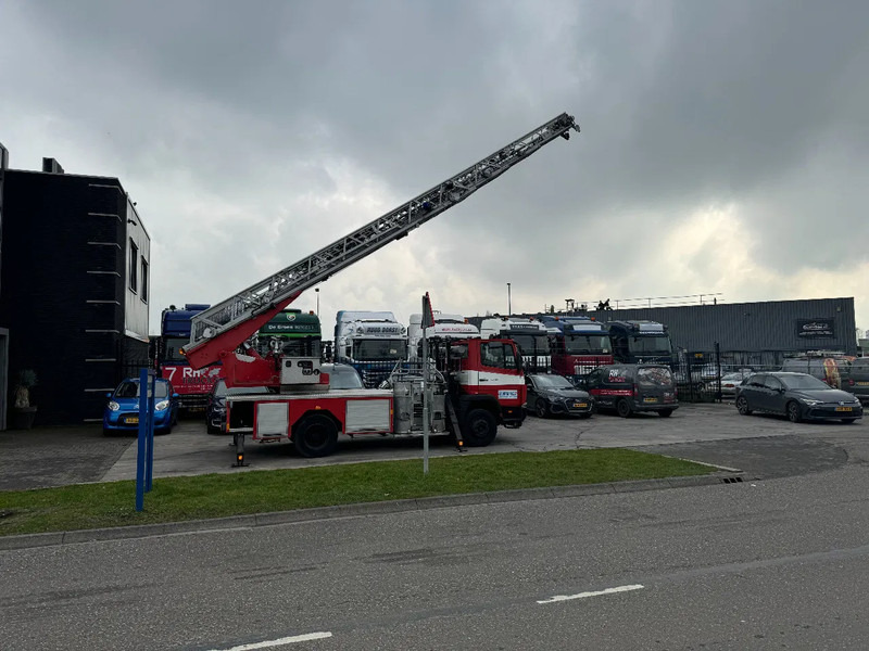 Mercedes-Benz 1120 OF MAGIRUS 24 METER + KORF + SLANGS - Carro de bombeiro: foto 4 Mercedes-Benz 1120 OF MAGIRUS 24 METER + KORF + SLANGS - Carro de bombeiro: foto 4