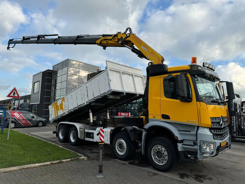 Mercedes-Benz Arocs 4448 8X4 + EURO 6 + FASSI F315 + REMOTE + KIPPER + STEERING AXLE - Camião grua: foto 1 Mercedes-Benz Arocs 4448 8X4 + EURO 6 + FASSI F315 + REMOTE + KIPPER + STEERING AXLE - Camião grua: foto 1