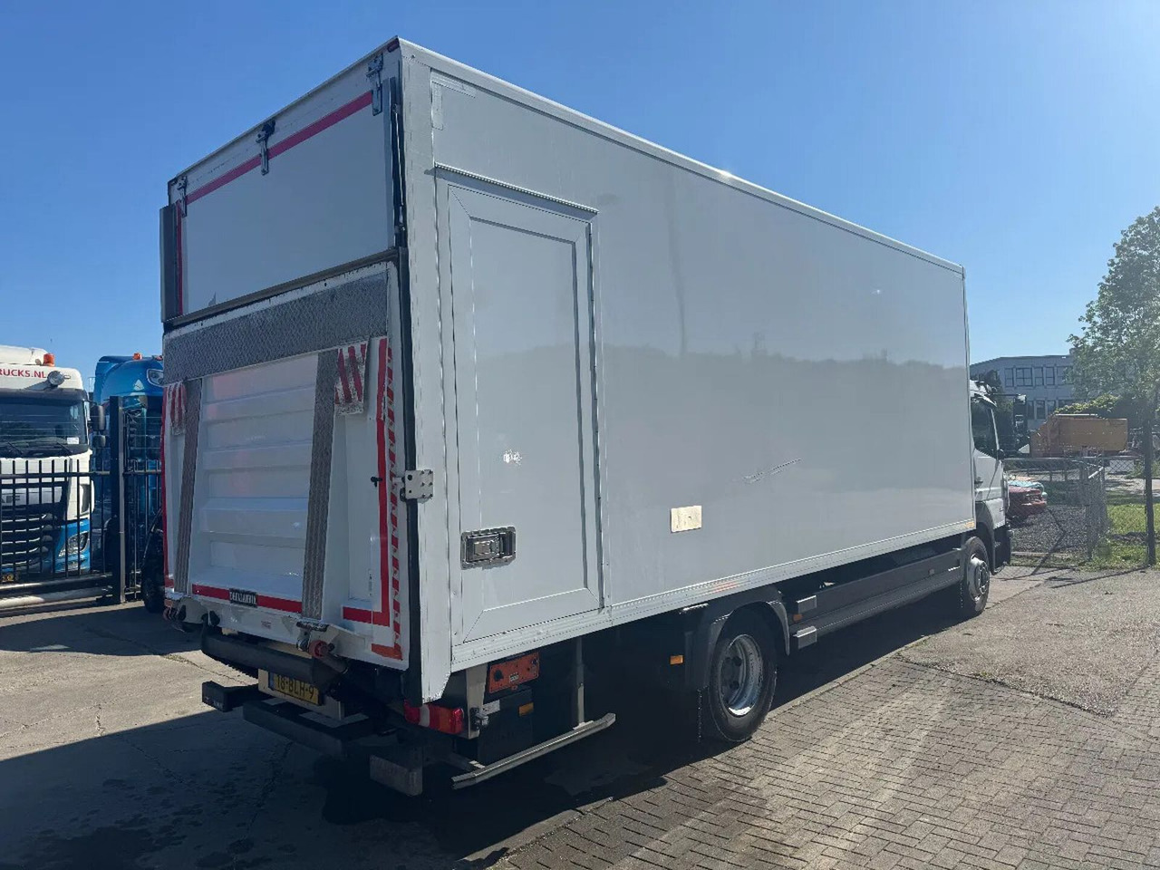 Mercedes-Benz Atego 1224 4X2 EURO 6 CARGOLOCK BOX TÜV 09-2025 - Camião furgão: foto 5 Mercedes-Benz Atego 1224 4X2 EURO 6 CARGOLOCK BOX TÜV 09-2025 - Camião furgão: foto 5