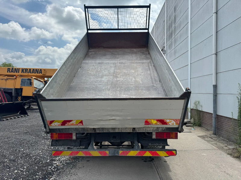 Mercedes-Benz Atego 815 4X2 3 WAY KIPPER FULL STEEL MANUAL GEAR - Camião basculante: foto 4 Mercedes-Benz Atego 815 4X2 3 WAY KIPPER FULL STEEL MANUAL GEAR - Camião basculante: foto 4