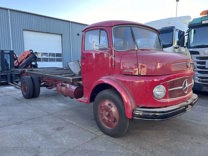 Mercedes-Benz BL 328.48 - Camião chassi: foto 1 Mercedes-Benz BL 328.48 - Camião chassi: foto 1