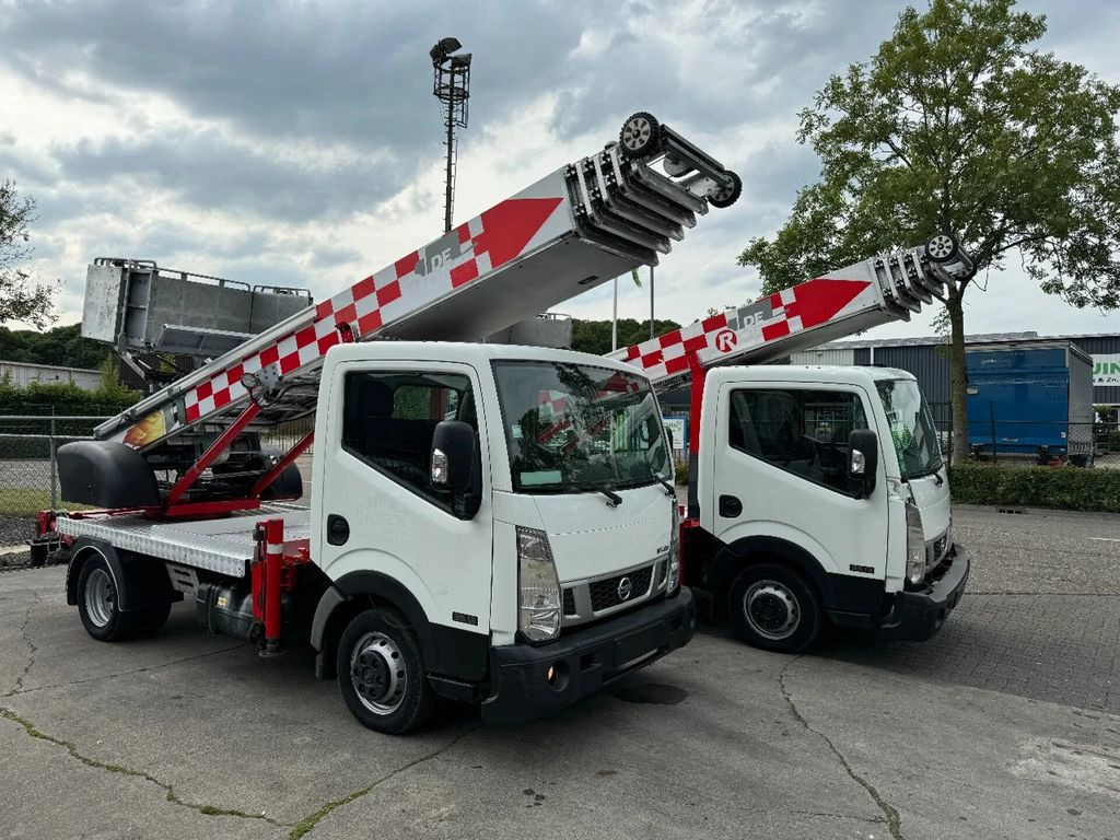 Nissan 3X UNIT CABSTAR 35.13 + LIFT 25 METER + REMOTE C - Caminhão com plataforma aérea: foto 1 Nissan 3X UNIT CABSTAR 35.13 + LIFT 25 METER + REMOTE C - Caminhão com plataforma aérea: foto 1