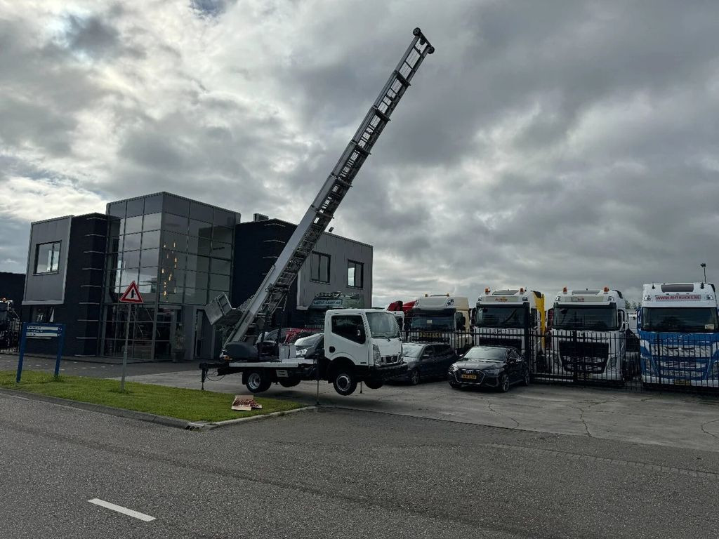 Nissan CABSTAR 35.13 EURO 6 + LIFT 25 METER + REMOTE CO - Caminhão com plataforma aérea: foto 2 Nissan CABSTAR 35.13 EURO 6 + LIFT 25 METER + REMOTE CO - Caminhão com plataforma aérea: foto 2