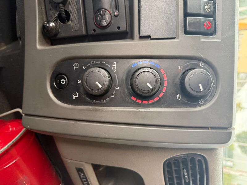 Renault Premium 380 380 6X2 STUURAS - Camião furgão: foto 5 Renault Premium 380 380 6X2 STUURAS - Camião furgão: foto 5