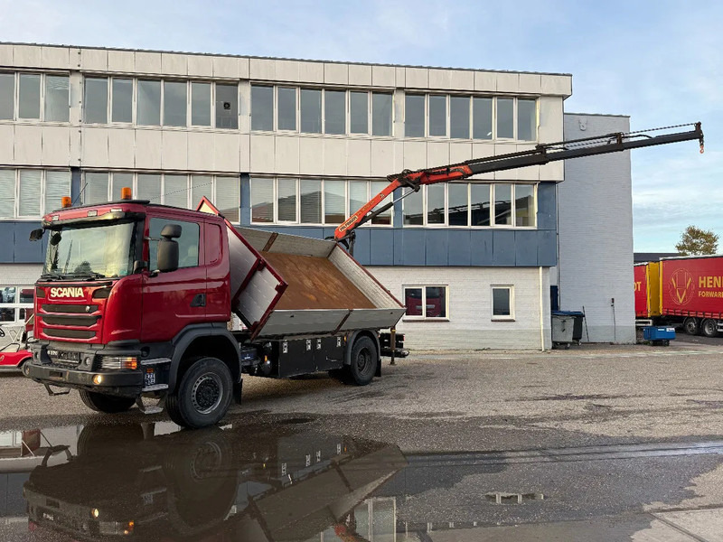 Scania G370 4X4 EURO 6 + 3-SIDE TIPPER + PALFINGER PK9002 + REMOTE - Camião grua: foto 2 Scania G370 4X4 EURO 6 + 3-SIDE TIPPER + PALFINGER PK9002 + REMOTE - Camião grua: foto 2