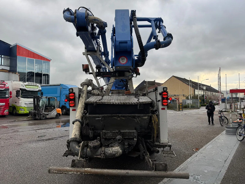 Scania G490 8X4 SCHWING S 47 R + REMOTE CONTROL HUB REDUCTION - Autobomba de betão: foto 5 Scania G490 8X4 SCHWING S 47 R + REMOTE CONTROL HUB REDUCTION - Autobomba de betão: foto 5