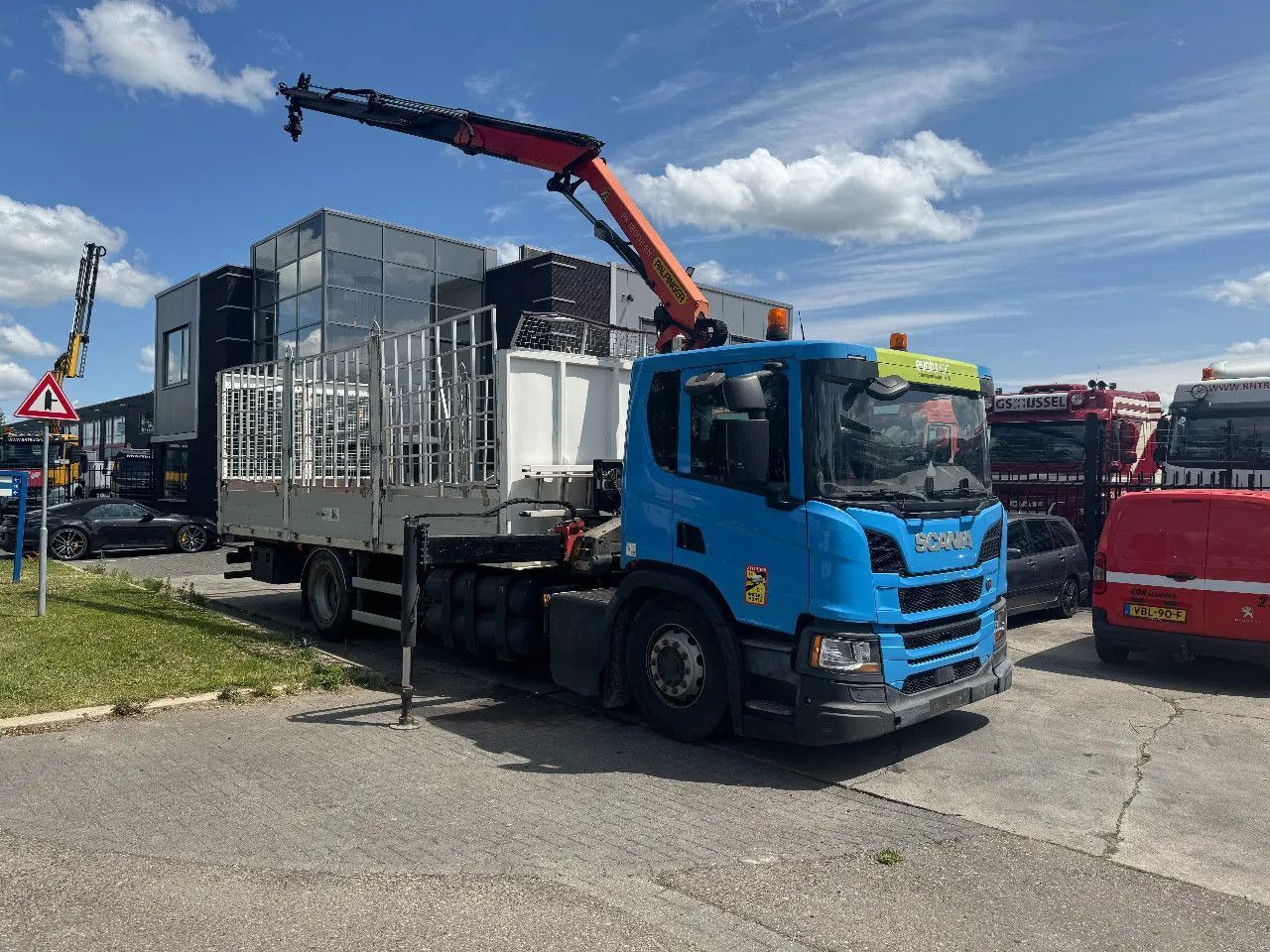 Scania P280 4X2 EURO 6 PALFINGER PK12002 + REMOTE CONTR - Camião de caixa aberta/ Plataforma, Camião grua: foto 1 Scania P280 4X2 EURO 6 PALFINGER PK12002 + REMOTE CONTR - Camião de caixa aberta/ Plataforma, Camião grua: foto 1