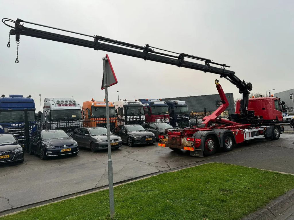 Scania P320 6X2 HIAB 144 CRANE + HIAB HOOK 20T + REMOTE - Camião polibenne, Camião grua: foto 4 Scania P320 6X2 HIAB 144 CRANE + HIAB HOOK 20T + REMOTE - Camião polibenne, Camião grua: foto 4