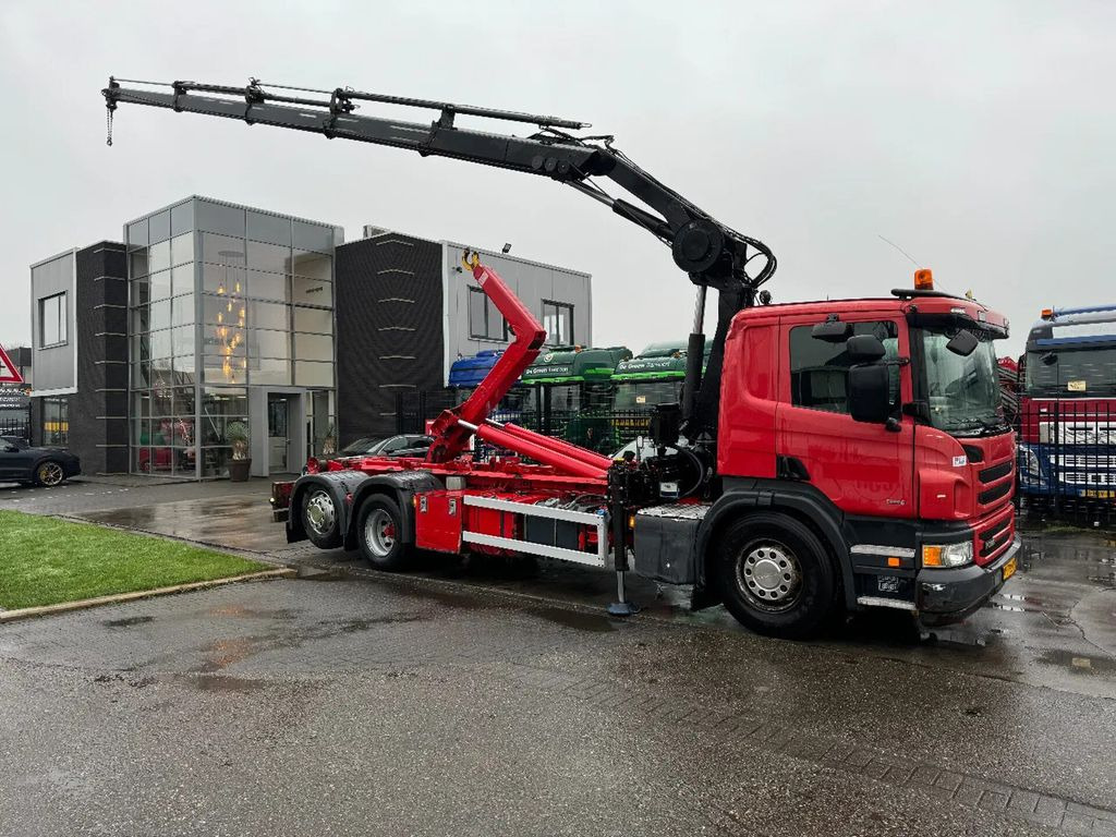 Scania P320 6X2 HIAB 20T + HIAB 144 E4 - Camião polibenne, Camião grua: foto 1 Scania P320 6X2 HIAB 20T + HIAB 144 E4 - Camião polibenne, Camião grua: foto 1