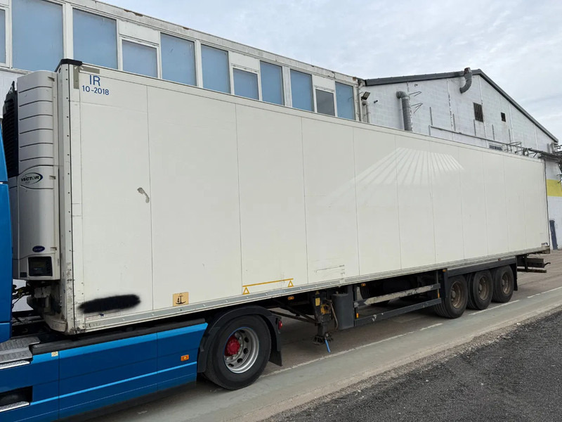Schmitz Cargobull Schmitz Cargobull PRICES FROM €6950 TO €8950,- 40 X CARRIER 1850 MT D/E SAF AXELS - Semi-reboque frigorífico: foto 1 Schmitz Cargobull Schmitz Cargobull PRICES FROM €6950 TO €8950,- 40 X CARRIER 1850 MT D/E SAF AXELS - Semi-reboque frigorífico: foto 1