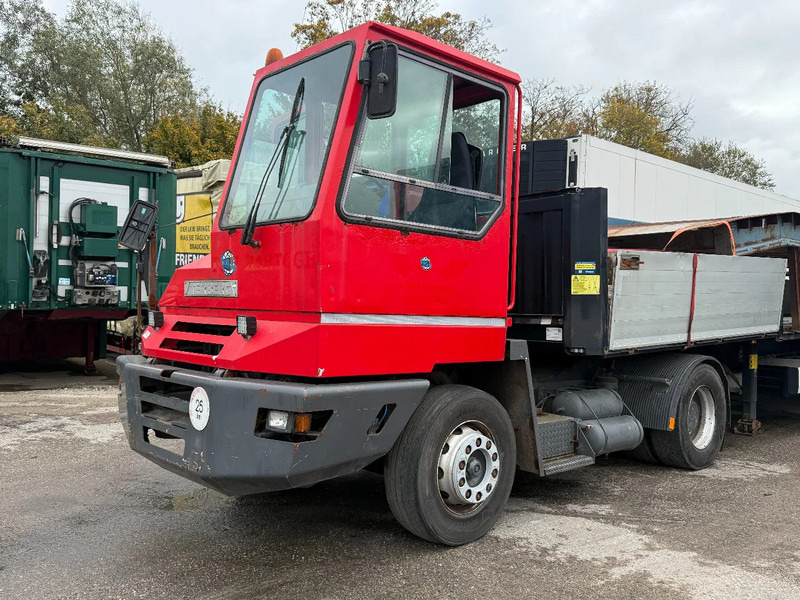 Terberg YT 180 4X2 - HUB REDUCTION + NL REGISTRATION! - Tractor de terminal: foto 1 Terberg YT 180 4X2 - HUB REDUCTION + NL REGISTRATION! - Tractor de terminal: foto 1