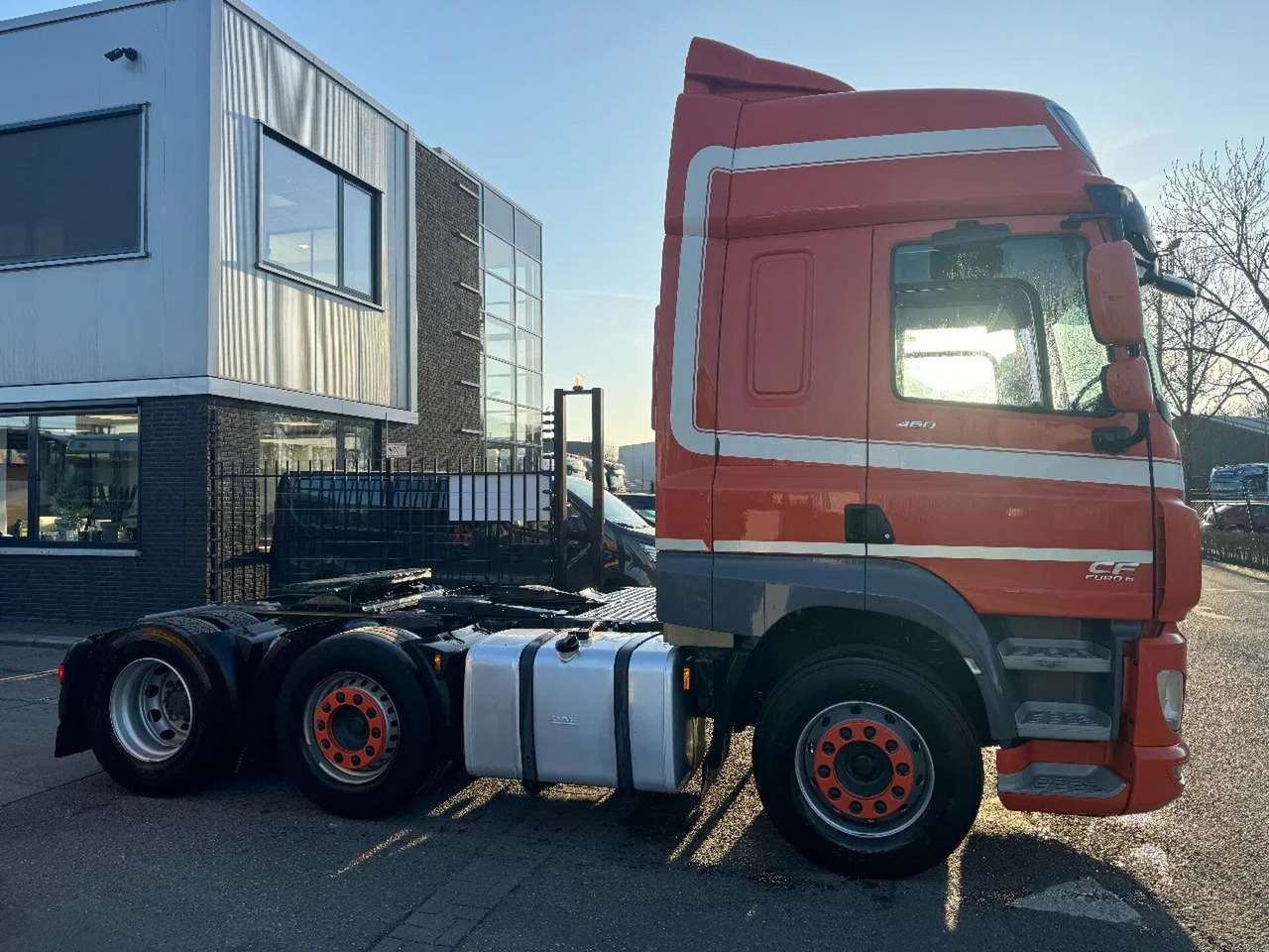 DAF CF 460 6X2 - EURO 6 + LIFT/STEERING AXLE DAF CF 460 6X2 - EURO 6 + LIFT/STEERING AXLE - Tractor: foto 4 DAF CF 460 6X2 - EURO 6 + LIFT/STEERING AXLE DAF CF 460 6X2 - EURO 6 + LIFT/STEERING AXLE - Tractor: foto 4