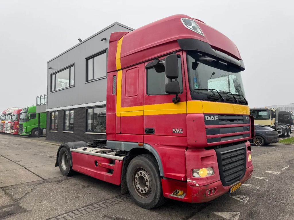 DAF XF 105.460 4X2 - EURO 5 + FULL SPOILER + NL TRUC - Tractor: foto 3 DAF XF 105.460 4X2 - EURO 5 + FULL SPOILER + NL TRUC - Tractor: foto 3