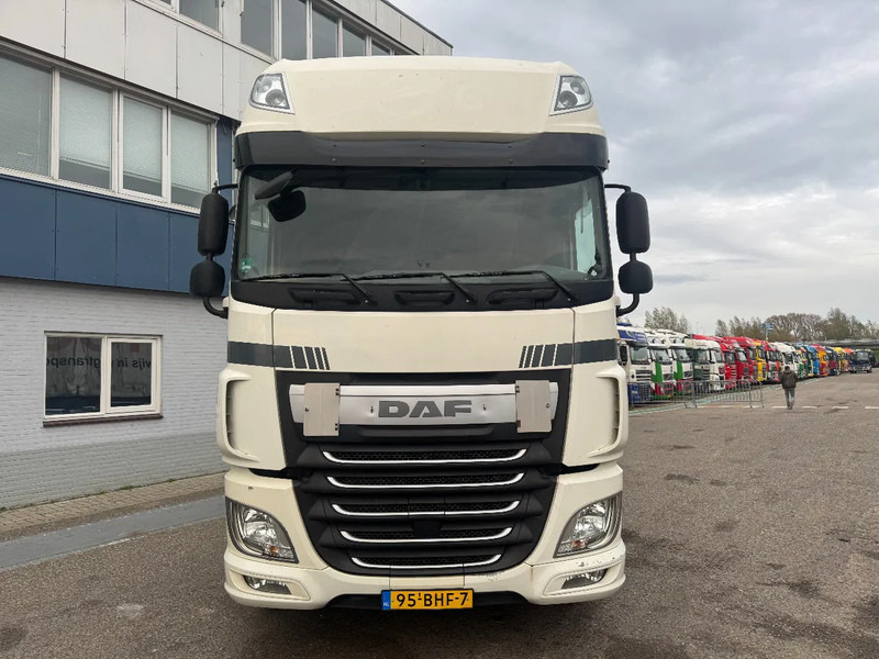 DAF XF 460 4X2 EURO 6 SKIRTS SPOILERS DOUBLE TANK - Tractor: foto 2 DAF XF 460 4X2 EURO 6 SKIRTS SPOILERS DOUBLE TANK - Tractor: foto 2