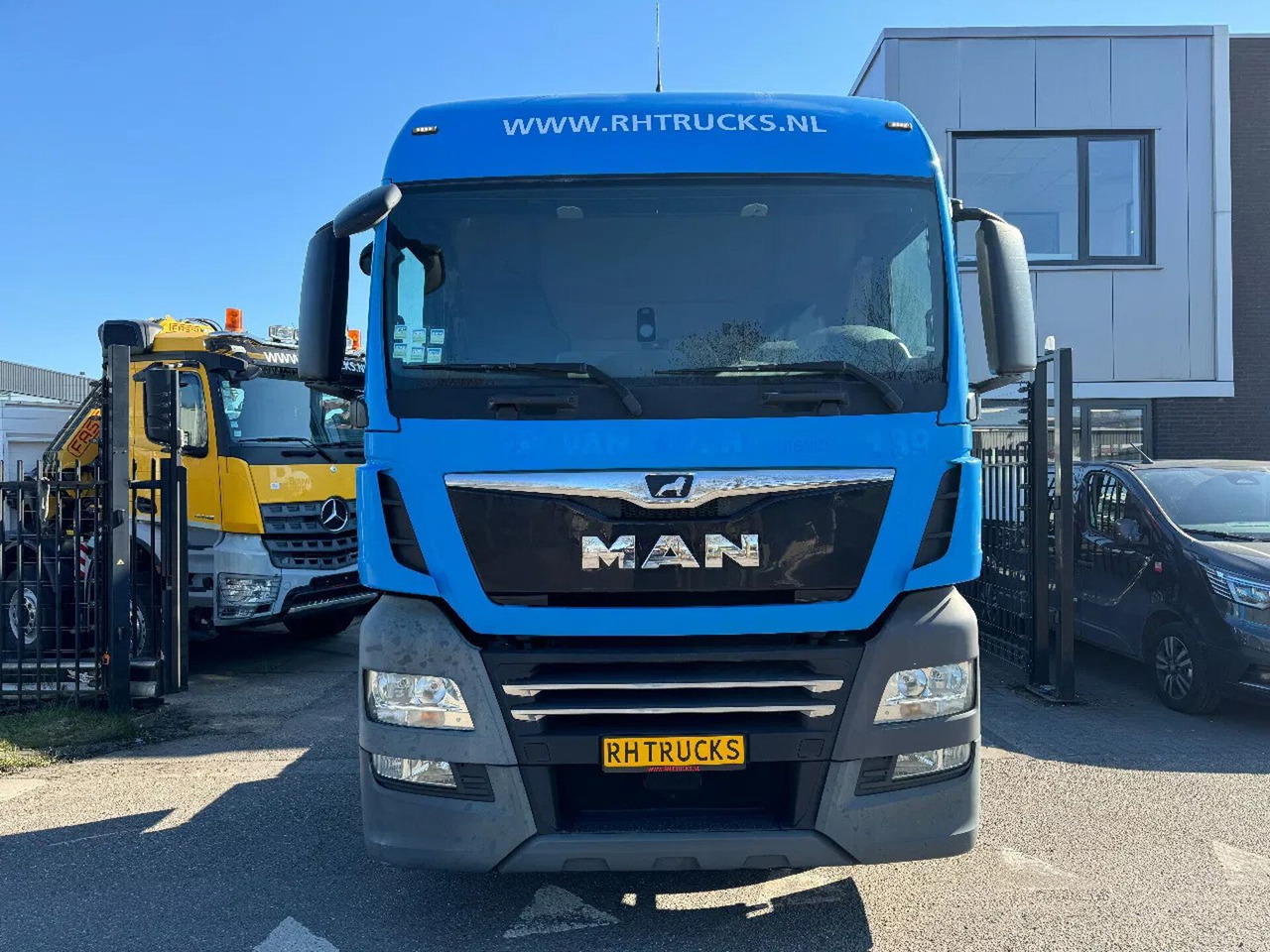 MAN TGX 18.460 4X2 EURO 6 ONLY 439042 KM TÜV TILL 02 - Tractor: foto 2 MAN TGX 18.460 4X2 EURO 6 ONLY 439042 KM TÜV TILL 02 - Tractor: foto 2