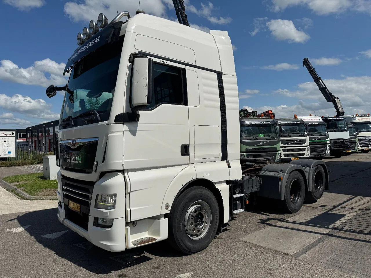 MAN TGX 28.500 6X2 EURO 6 RETARDER DOUBLE AIR - Tractor: foto 1 MAN TGX 28.500 6X2 EURO 6 RETARDER DOUBLE AIR - Tractor: foto 1