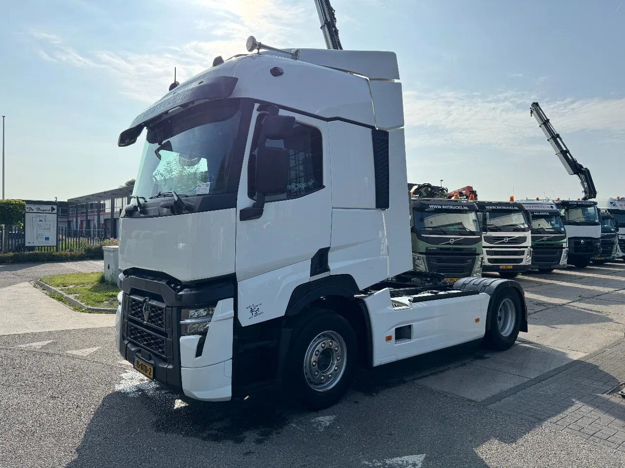 Renault T440 - 13-LITER ENGINE! - EURO 6 SKIRTS SPOILER - Tractor: foto 1 Renault T440 - 13-LITER ENGINE! - EURO 6 SKIRTS SPOILER - Tractor: foto 1
